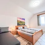 Dom wakacyjny Luxusoelk-5 By Interhome